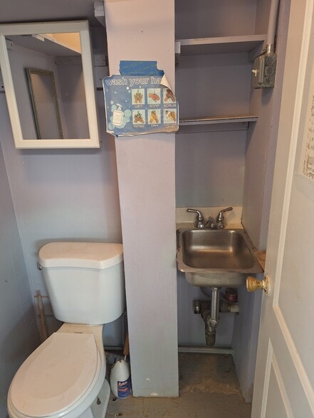 More Photos Of 264 41st St, Brooklyn Warehouse For Lease