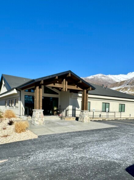 More Photos Of 810 Shepard Ln, Farmington Coworking Space