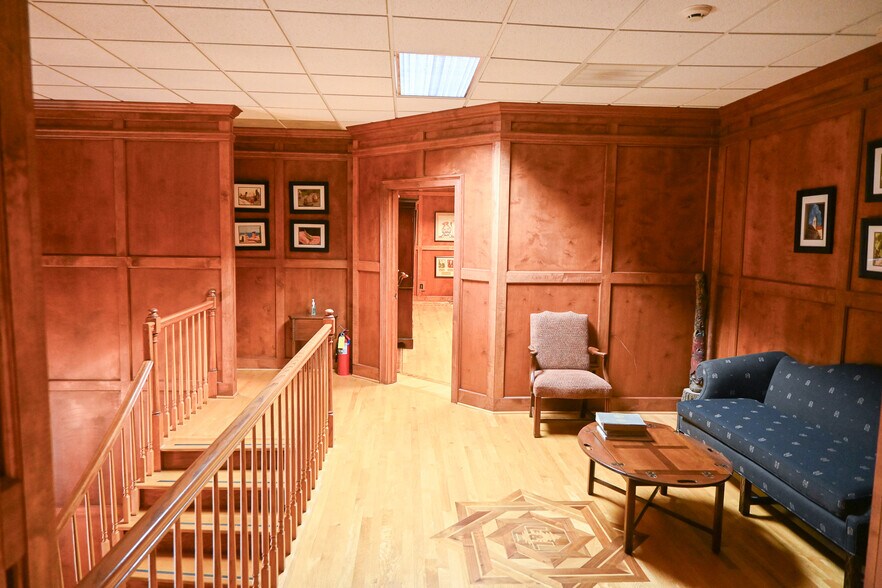 More Photos Of 109A Wholesale Ave NE, Huntsville Office For Sale