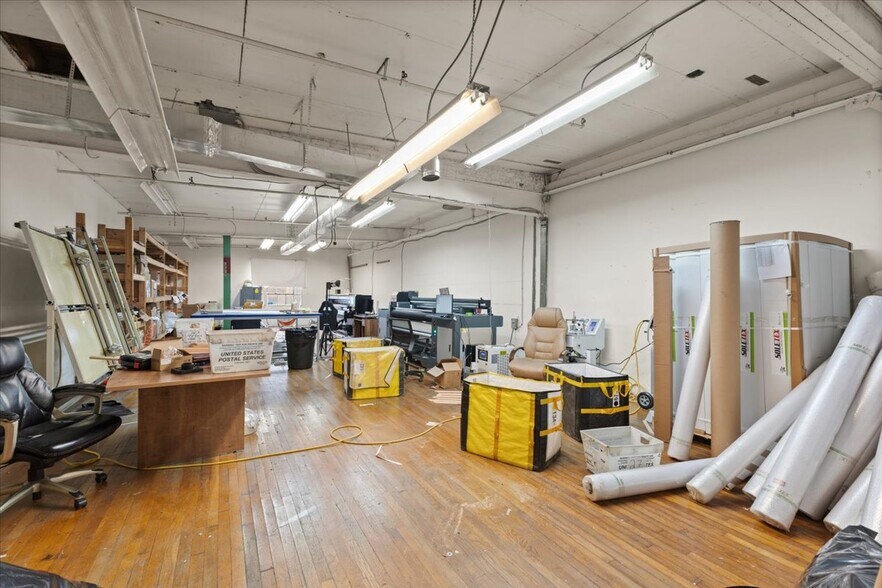 More Photos Of 181 S Whitfield St, Nazareth Office Residential For Sale