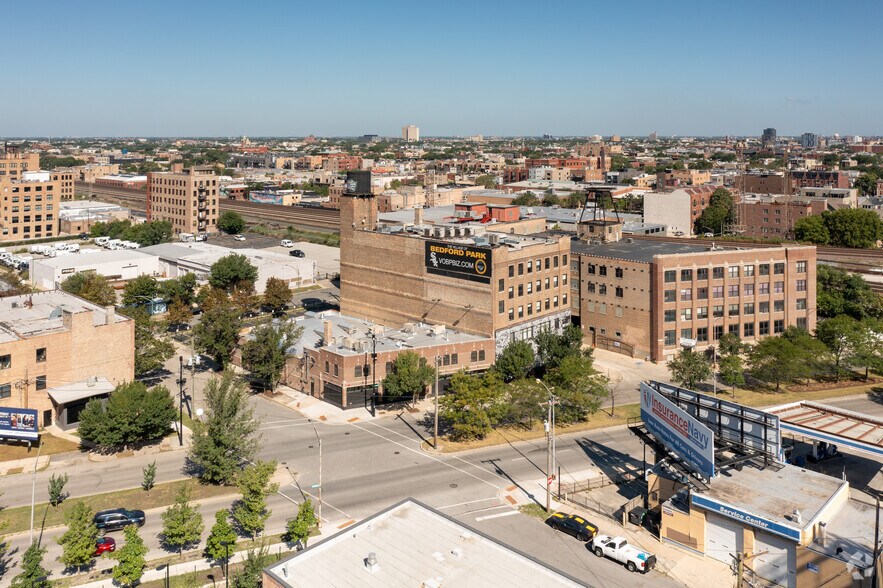 More Photos Of 344 N Ogden Ave, Chicago Loft Creative Space For Lease