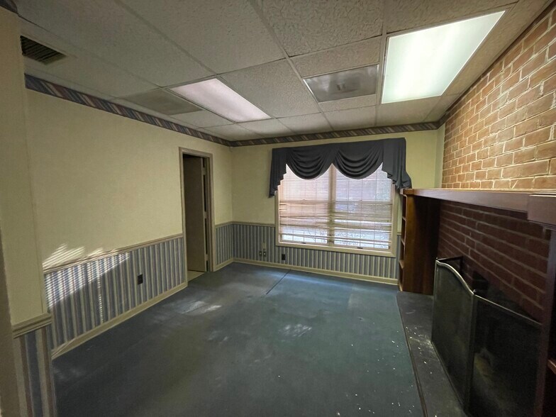 More Photos Of 11315 Pembrooke Sq, Waldorf Medical For Sale