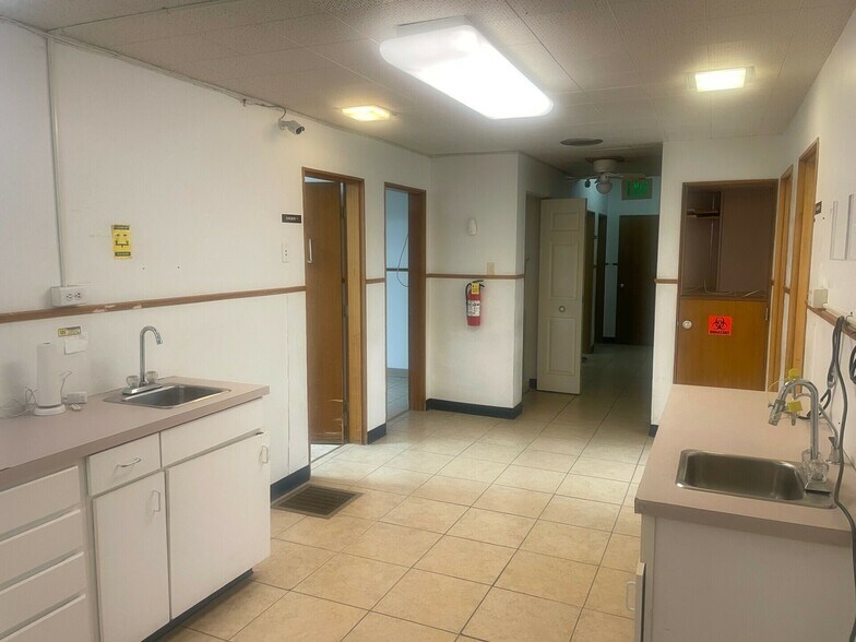 More Photos Of 2200-2210 S Federal Blvd, Denver Medical For Lease