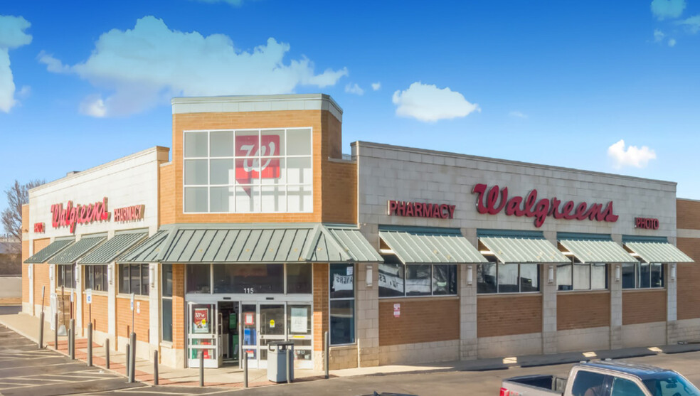 Primary Photo Of 115 W 3rd St, Elk City Drugstore For Sale