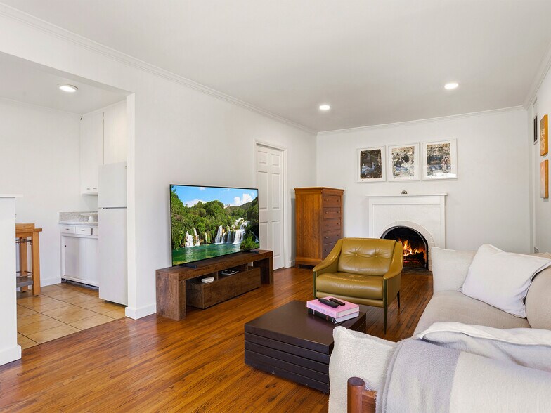 More Photos Of 1825 Altivo Way, Los Angeles Multifamily For Sale