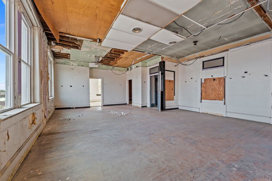 More Photos Of 220-222 S Scales St, Reidsville Storefront Retail Office For Sale