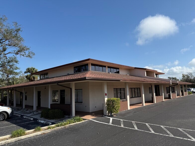 More Photos Of 5550 26th St, Bradenton Medical For Sale