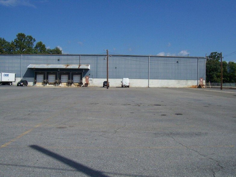 More Photos Of 280 Grand St, Hamburg Warehouse For Sale