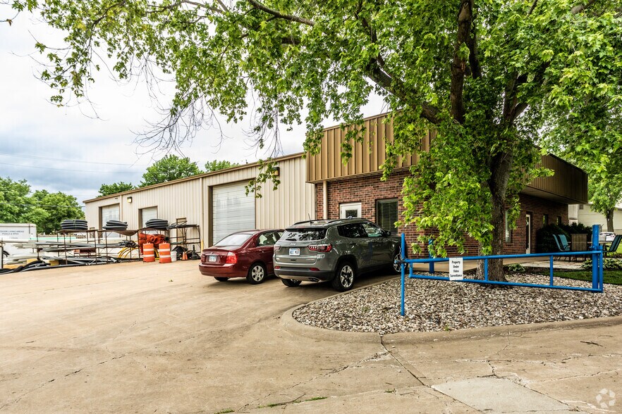 More Photos Of 2013 E Prairie Cir, Olathe Warehouse For Sale