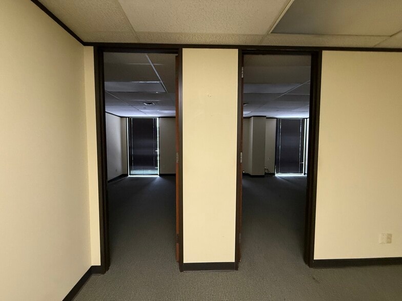 More Photos Of 1919 N Loop W, Houston Medical For Lease