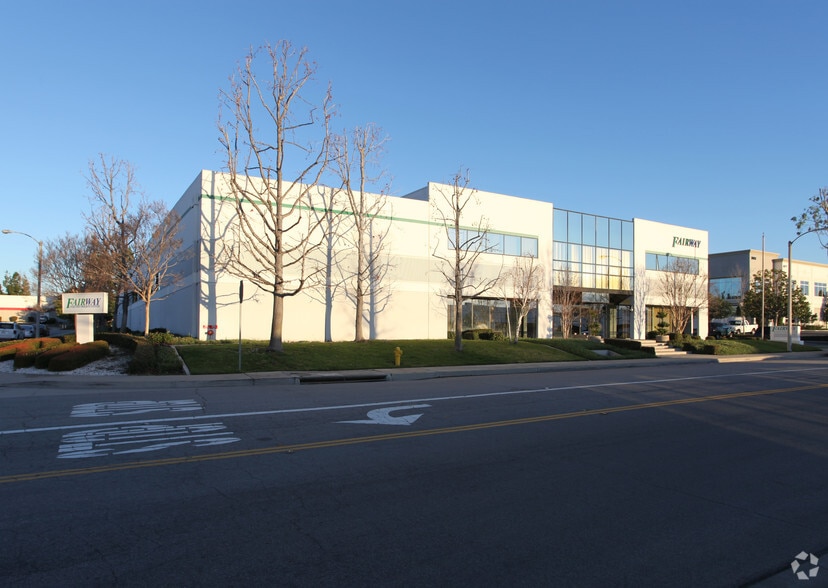 More Photos Of 20109 Paseo del Prado, Walnut Warehouse For Lease