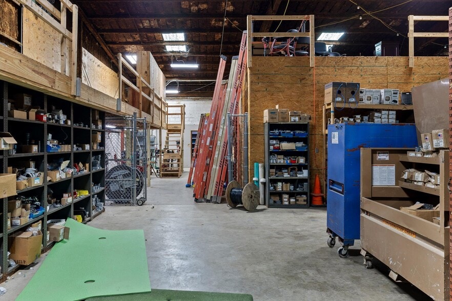More Photos Of 1801 E 23rd St, Chattanooga Light Distribution For Lease
