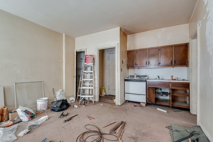 More Photos Of 87-87 116th St, Richmond Hill Multifamily For Sale