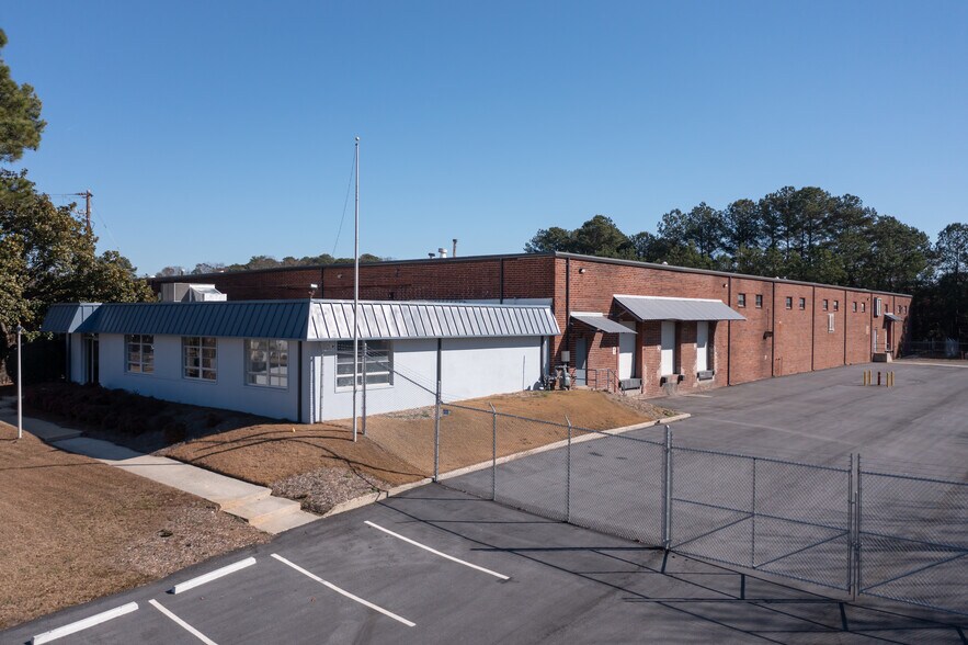 More Photos Of 3350 Hamilton Blvd SW, Hapeville Manufacturing For Lease