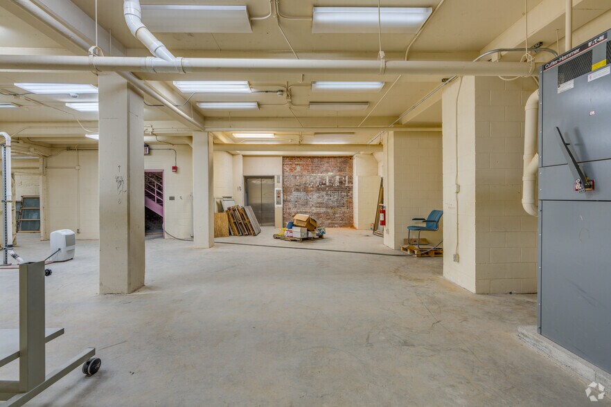 More Photos Of 111 E 7th St, Chattanooga Storefront Retail Office For Sale