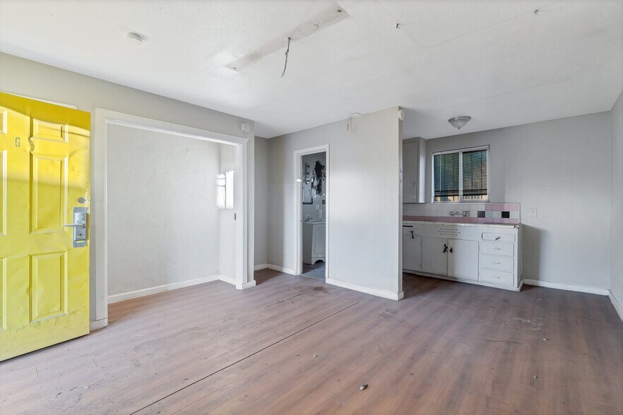 More Photos Of 1945 W Van Buren, Phoenix Hotel For Sale