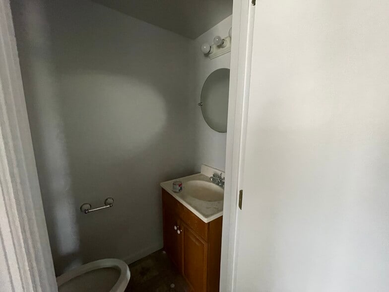 More Photos Of 486 S Graham St, Pittsburgh Religious Facility For Sale