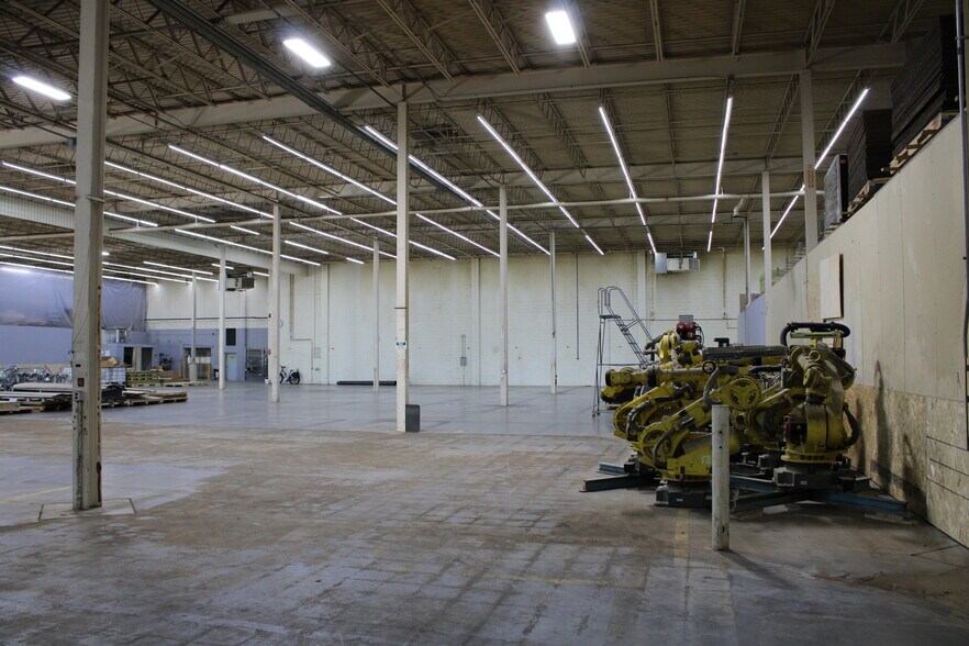 More Photos Of 1777 Oakdale Ave, West Saint Paul Manufacturing For Lease