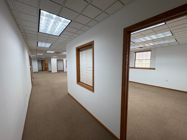 More Photos Of 5200 S Cliff Ave, Sioux Falls Office For Lease