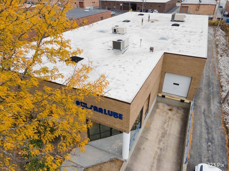 More Photos Of 1480 Howard St, Elk Grove Village Warehouse For Lease