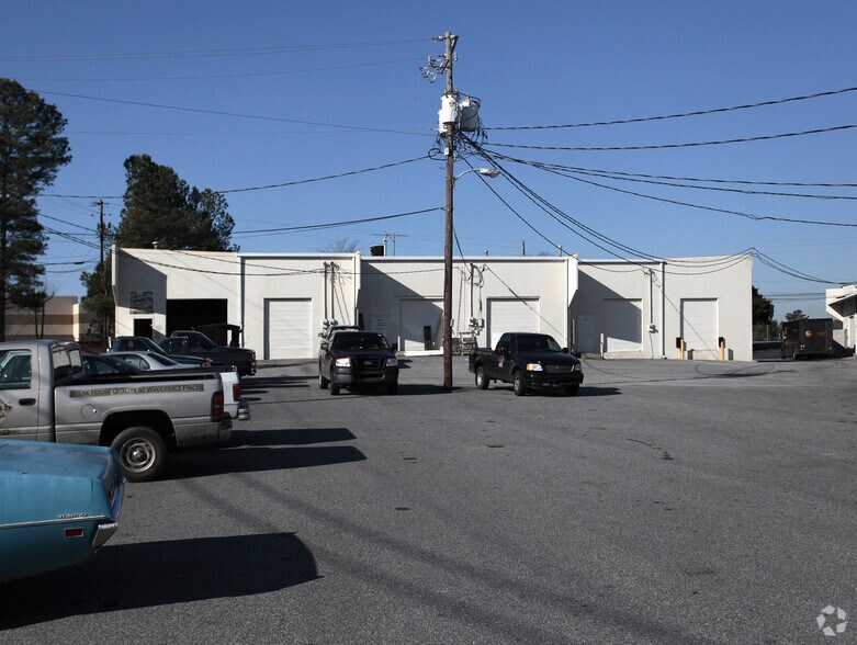 More Photos Of 1400 S Marietta Pky SE, Marietta Warehouse For Lease