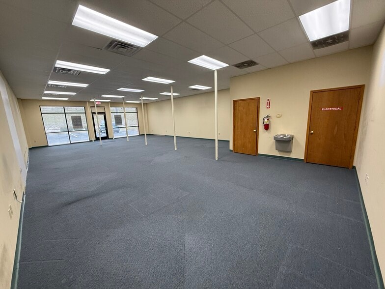 More Photos Of 3677 W Outer Rd, Arnold General Retail For Lease