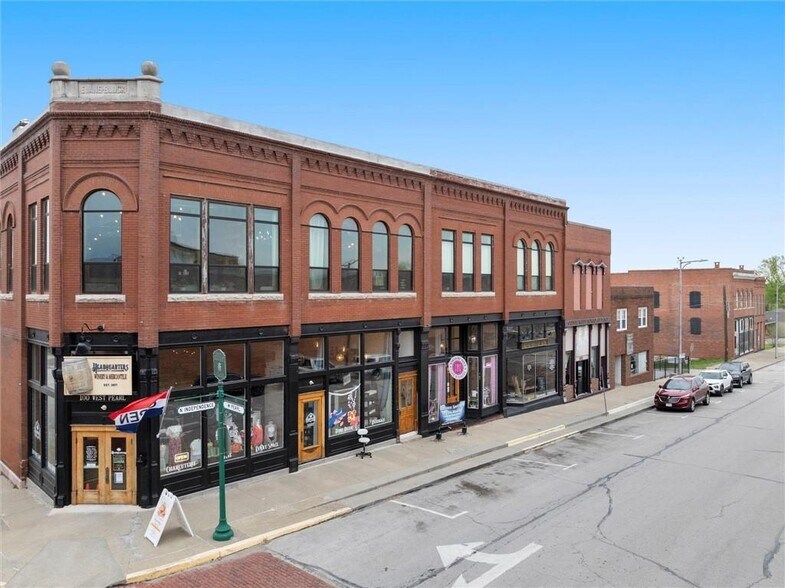 More Photos Of 104-106 W Pearl St, Harrisonville Freestanding For Sale