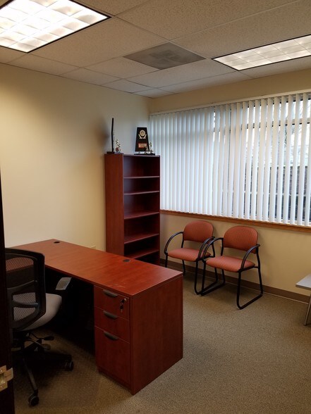 More Photos Of 7200 NE 41st St, Vancouver Office For Lease