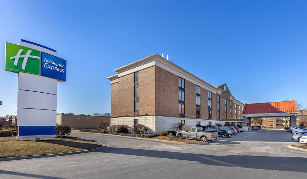 More Photos Of 13330 Cicero Ave, Crestwood Hotel For Sale