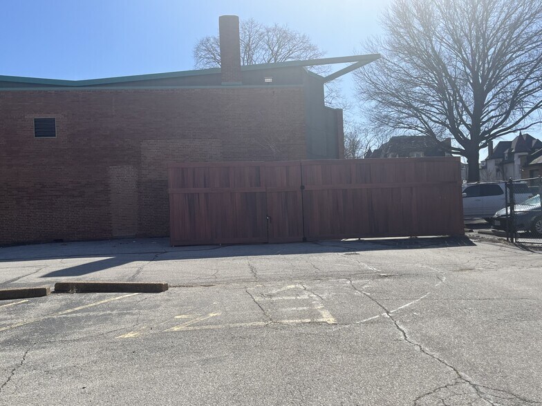 More Photos Of 4359 Lindell Blvd, Saint Louis Office For Sale