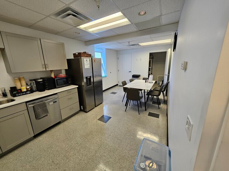 More Photos Of 2100 1st Ave S, Saint Petersburg Medical For Sale