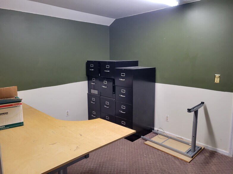 More Photos Of 1418 State Route 302, Middletown Freestanding For Sale