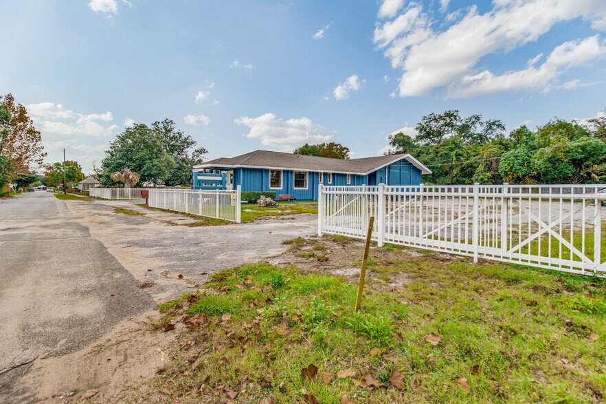 More Photos Of 725 S J St, Pensacola Office Residential For Sale