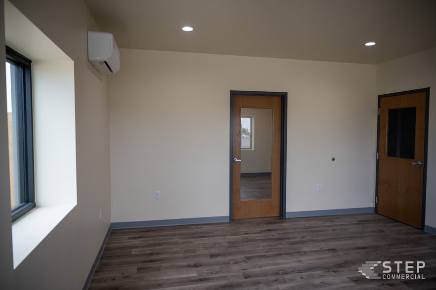 More Photos Of 1422 Cimarron Ct, Greeley Warehouse For Lease