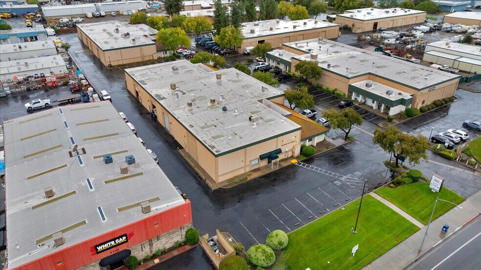 More Photos Of 5750 E Shields #102 ave, Fresno Industrial For Sale