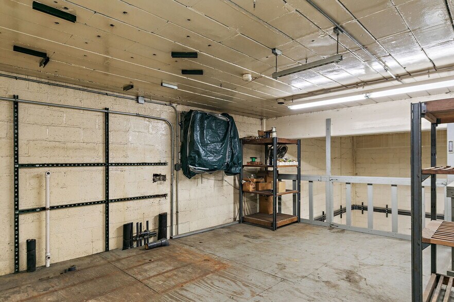 More Photos Of 303 Elgin Ave, Elgin Industrial For Sale