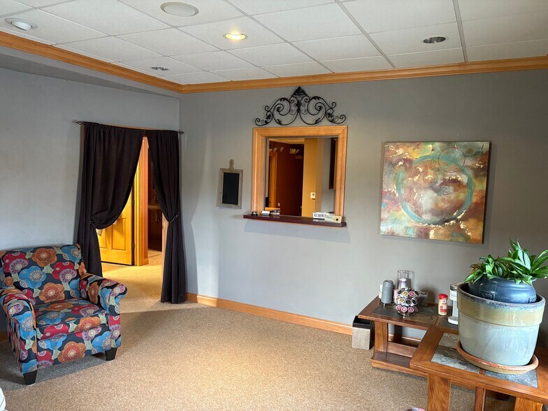 More Photos Of 304 N Rapids Rd, Manitowoc Freestanding For Lease