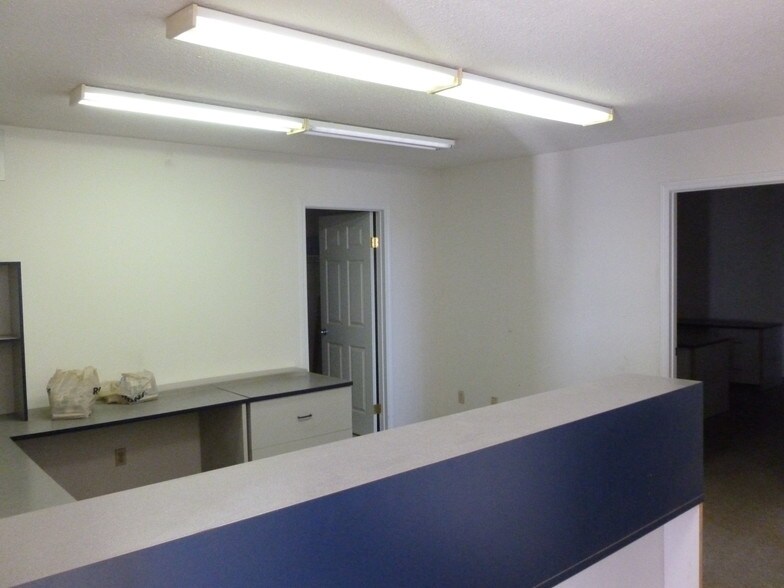 More Photos Of 8319 Chiles Industrial Av, Red Deer Warehouse For Sale
