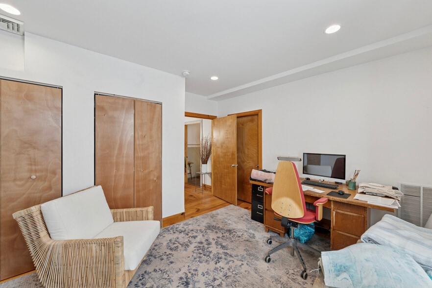 More Photos Of 1412 S Broad St, Philadelphia Storefront For Sale