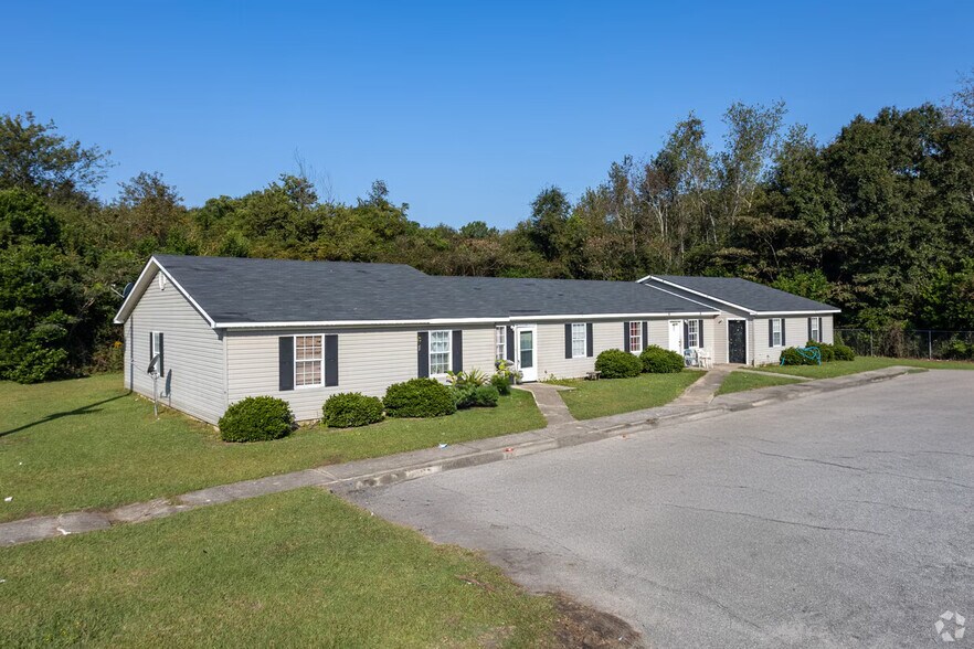 More Photos Of 1008 Blakely Ct, Albany Multifamily For Sale