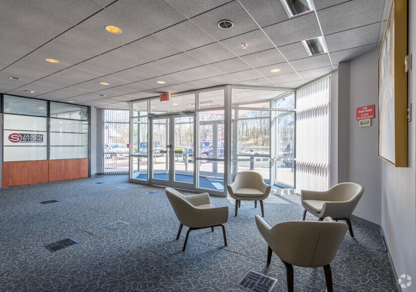 More Photos Of 84 Newbury St, Peabody Office For Lease