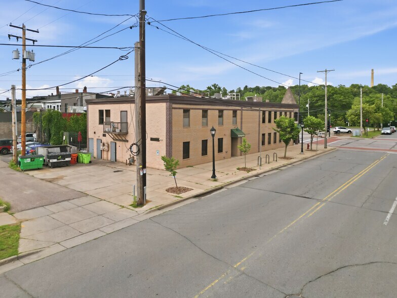 More Photos Of 442 Water St, Eau Claire Bar For Sale
