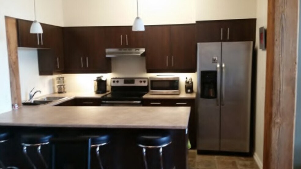 More Photos Of 128 James Av, Winnipeg Office For Sale