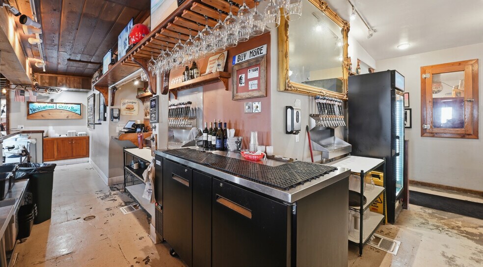 More Photos Of , Vista General Retail For Sale