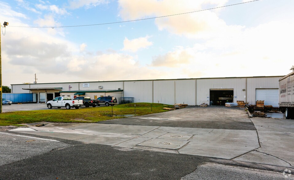 More Photos Of 3003 Pennington Dr, Orlando Manufacturing For Lease