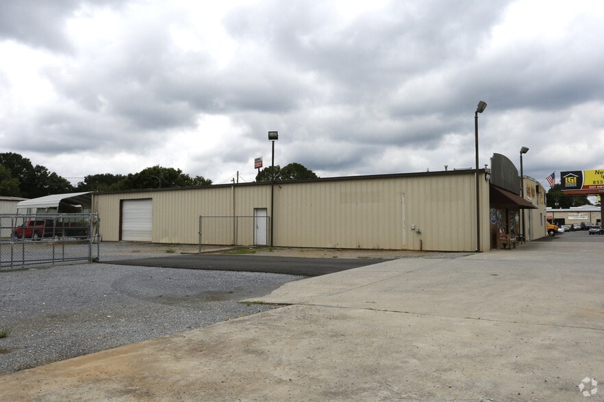 More Photos Of 1321 Joe Frank Harris Pky SE, Cartersville Auto Repair For Sale