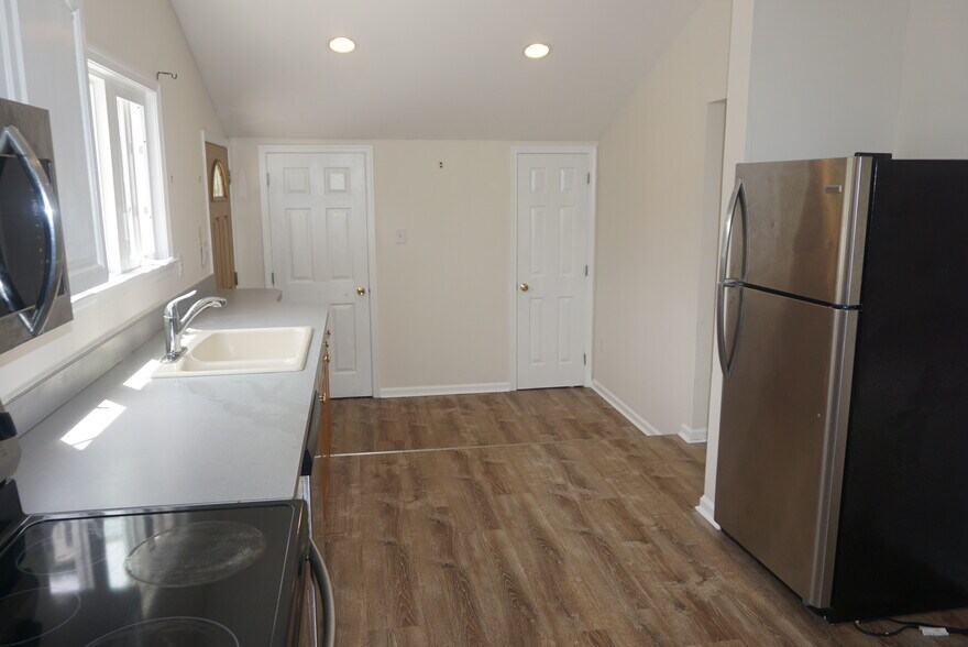 More Photos Of 3328 Huntingdon Pike, Huntingdon Valley Service For Sale