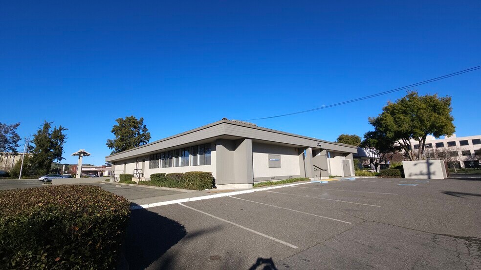 More Photos Of 1313 Travis Blvd, Fairfield Medical For Lease