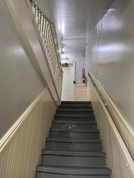 More Photos Of 4-6 John St, Waterbury Apartments For Sale