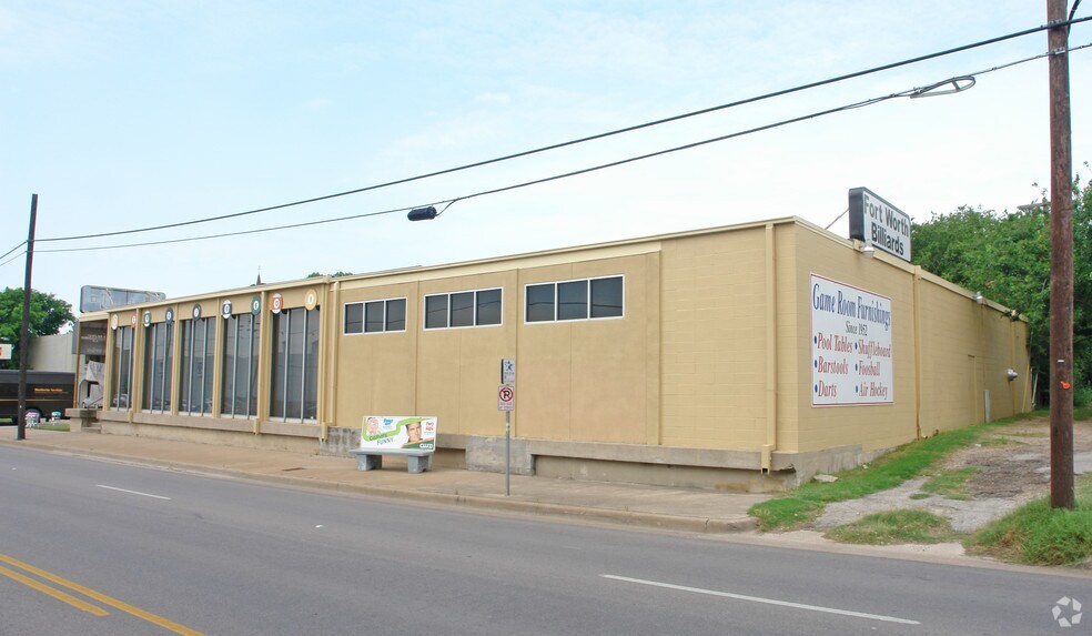 More Photos Of 2312 Montgomery St, Fort Worth Freestanding For Lease